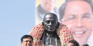ಸರ್ದಾರ್-ವಲ್ಲಭಭಾಯಿ-ಪಟೇಲ್-ಮೂರ್ತಿಗೆ-ಮುಖ್ಯಮಂತ್ರಿಗಳಿಂದ‌-ಮಾಲಾರ್ಪಣೆ